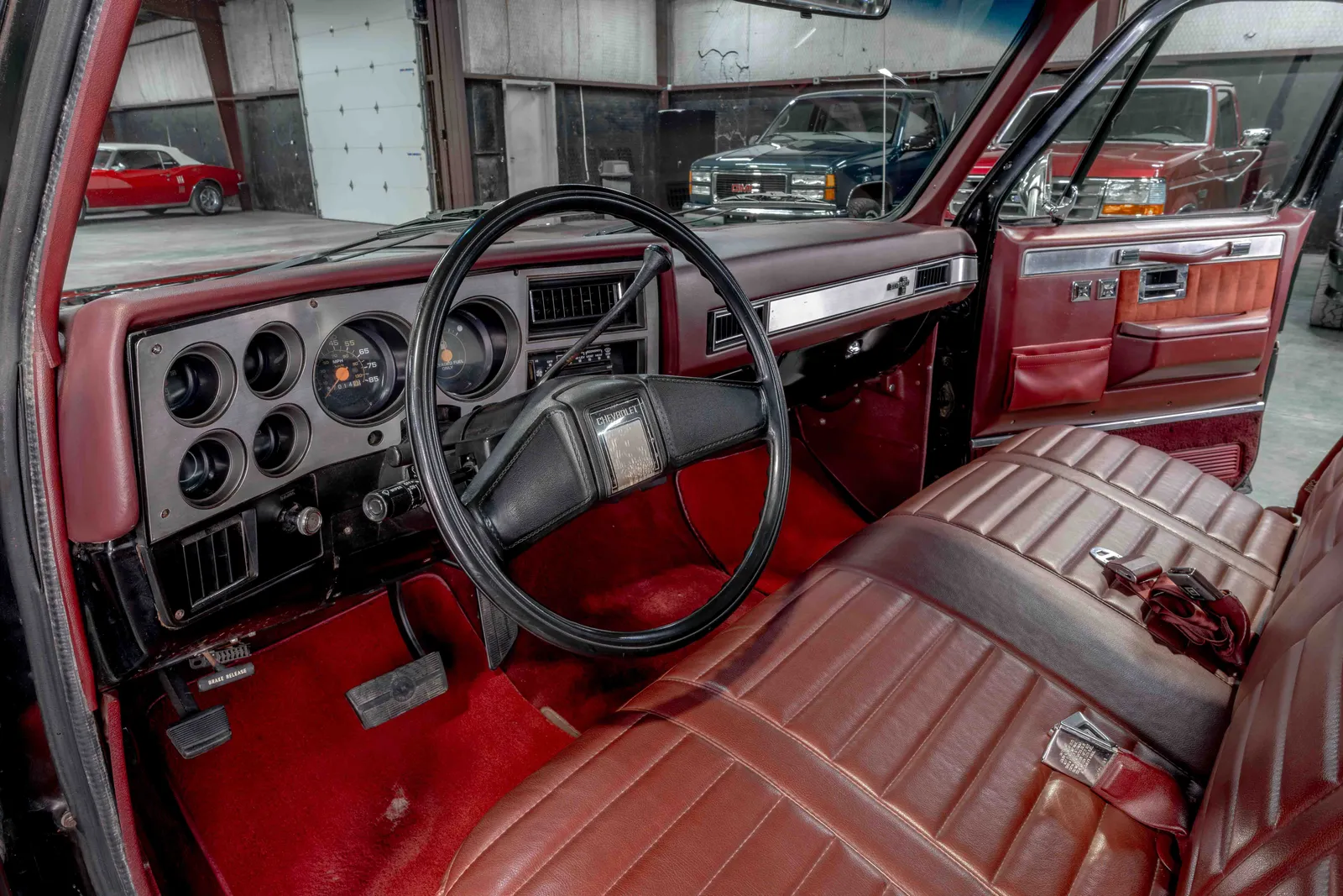 1987-Chevrolet-C10-Black-168878-46.jpg